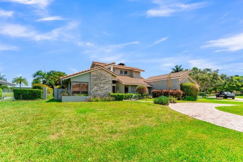 House in Plantation, Florida 4 bedrooms, 361.02 sq.m. № 2086913 - photo 3