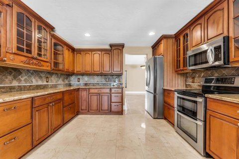 House in Plantation, Florida 4 bedrooms, 361.02 sq.m. № 2086913 - photo 10