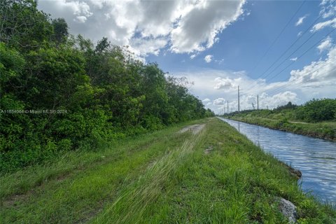 Commercial property in Miami, Florida № 1726634 - photo 15