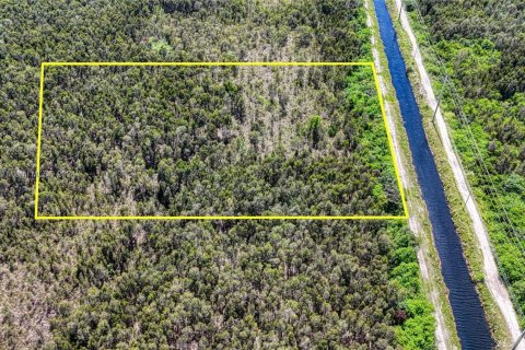 Commercial property in Miami, Florida № 1726634 - photo 2