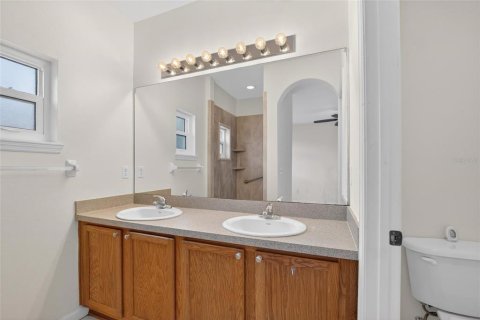 Adosado en venta en Brandon, Florida, 3 dormitorios, 126.16 m2 № 2196574 - foto 11