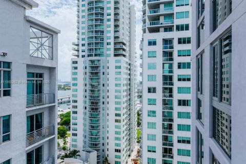 Condo in Miami, Florida  № 1944210 - photo 11