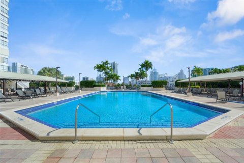 Condominio en venta en Miami Beach, Florida, 1 dormitorio, 76.18 m2 № 2090581 - foto 19