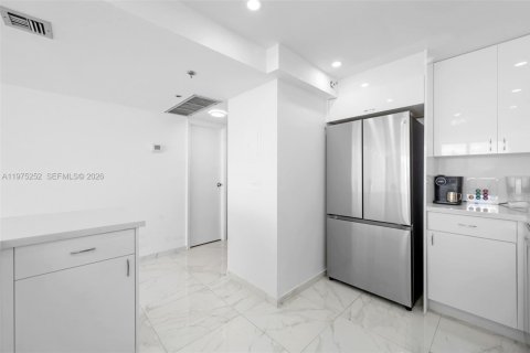 Condominio en venta en Miami Beach, Florida, 1 dormitorio, 76.18 m2 № 2090581 - foto 9