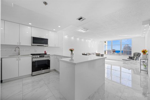 Condominio en Miami Beach, Florida, 1 dormitorio № 2090581