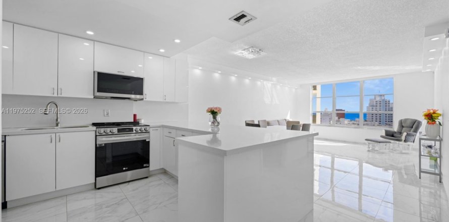 Condominio en Miami Beach, Florida, 1 dormitorio  № 2090581