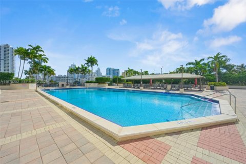 Condominio en venta en Miami Beach, Florida, 1 dormitorio, 76.18 m2 № 2090581 - foto 18