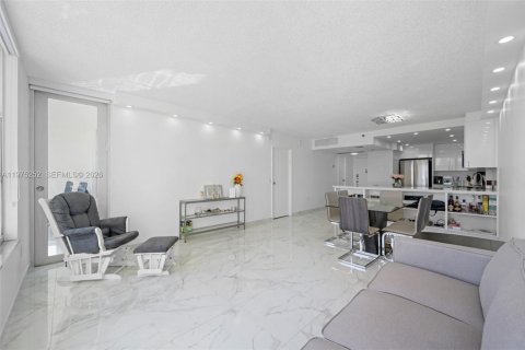 Condominio en venta en Miami Beach, Florida, 1 dormitorio, 76.18 m2 № 2090581 - foto 5