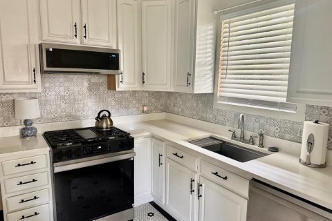 House in Lakeland, Florida 3 bedrooms, 163.14 sq.m. № 2150359 - photo 11