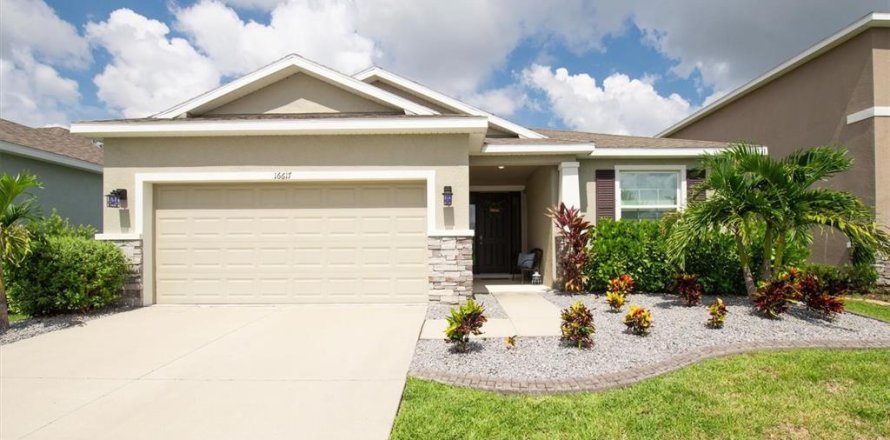 House in Wimauma, Florida 3 bedrooms, 171.31 sq.m. № 1835741
