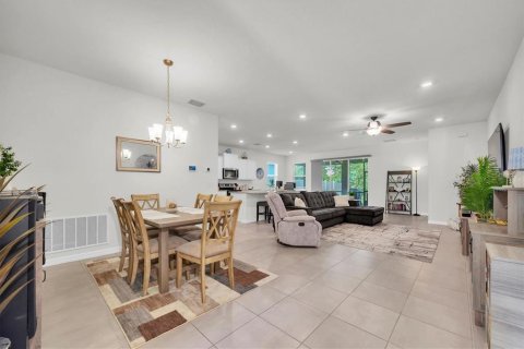 House in Wimauma, Florida 3 bedrooms, 171.31 sq.m. № 1835741 - photo 7