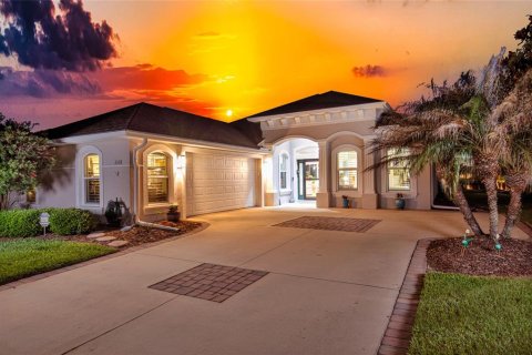 House in New Smyrna Beach, Florida 3 bedrooms, 178.19 sq.m. № 2223566 - photo 2