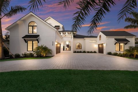 House in Sarasota, Florida 4 bedrooms, 455.78 sq.m. № 2093262 - photo 2