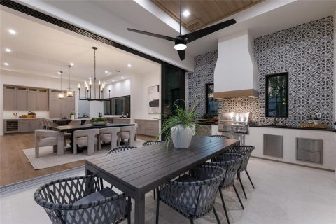 House in Sarasota, Florida 4 bedrooms, 455.78 sq.m. № 2093262 - photo 15