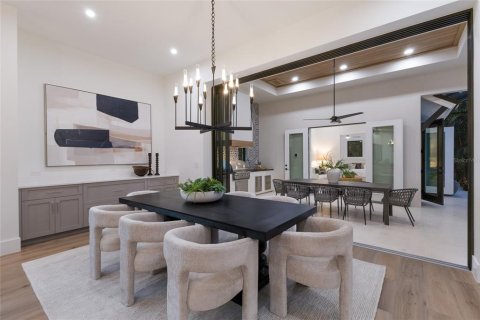 House in Sarasota, Florida 4 bedrooms, 455.78 sq.m. № 2093262 - photo 8
