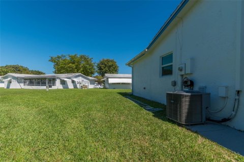 Villa ou maison à vendre à Plantation, Floride: 3 chambres, 129.88 m2 № 2268563 - photo 20