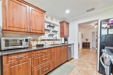 Villa ou maison à vendre à Plantation, Floride: 3 chambres, 129.88 m2 № 2268563 - photo 17