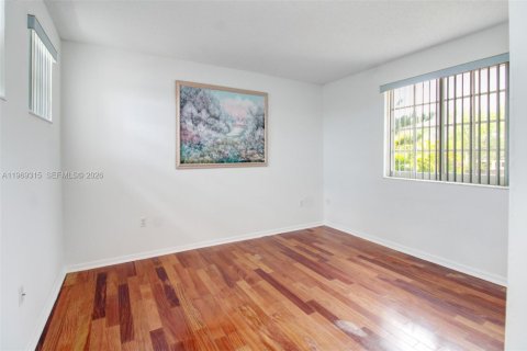 Villa ou maison à vendre à Miami, Floride: 4 chambres, 198.16 m2 № 2032663 - photo 19