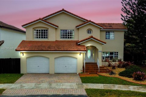 Villa ou maison à vendre à Miami, Floride: 4 chambres, 198.16 m2 № 2032663 - photo 4