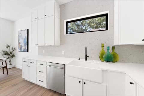 House in Bradenton, Florida 4 bedrooms, 252.69 sq.m. № 2200085 - photo 25