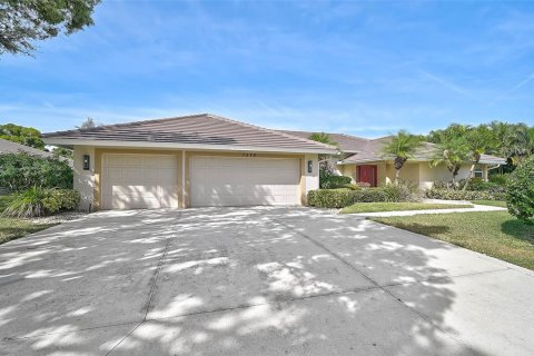 Villa ou maison à vendre à Sarasota, Floride: 3 chambres, 241.08 m2 № 2391678 - photo 6