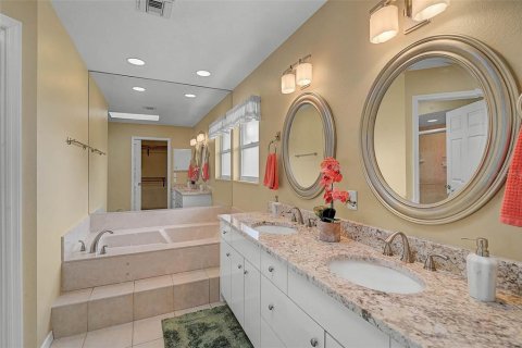 Villa ou maison à vendre à Sarasota, Floride: 3 chambres, 241.08 m2 № 2391678 - photo 16