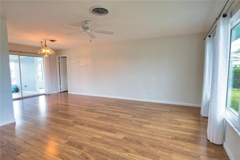 Casa en alquiler en Venice, Florida, 2 dormitorios, 149.48 m2 № 1819555 - foto 4