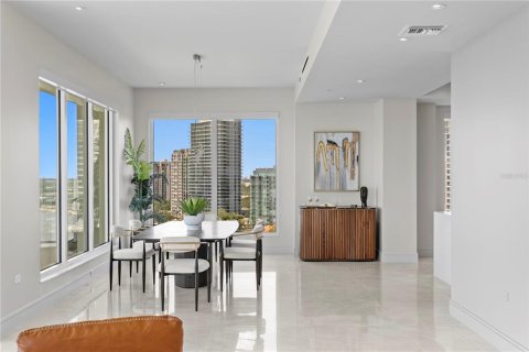 Condo in Tampa, Florida, 4 bedrooms  № 1843154 - photo 17