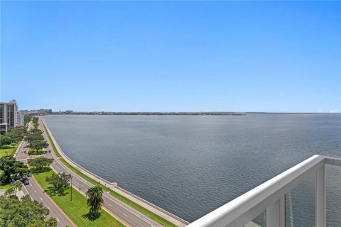 Condo in Tampa, Florida, 4 bedrooms  № 1843154 - photo 2
