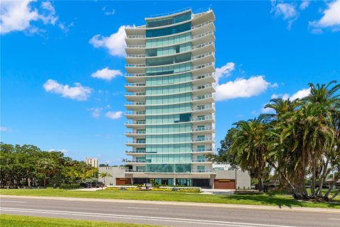 Condo in Tampa, Florida, 4 bedrooms  № 1843154 - photo 1