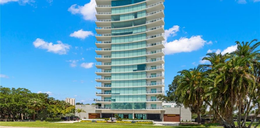 Condo in Tampa, Florida, 4 bedrooms № 1843154