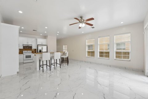 Adosado en venta en Fort Lauderdale, Florida, 4 dormitorios, 281.87 m2 № 2147214 - foto 11