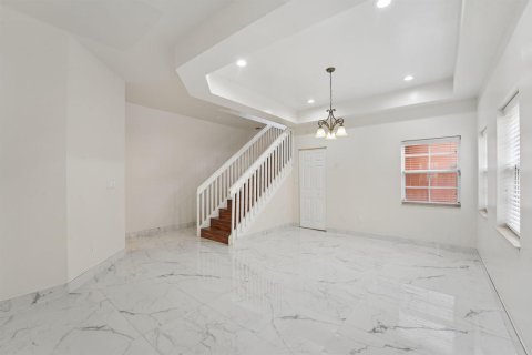 Adosado en venta en Fort Lauderdale, Florida, 4 dormitorios, 281.87 m2 № 2147214 - foto 7