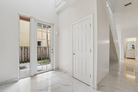 Adosado en venta en Fort Lauderdale, Florida, 4 dormitorios, 281.87 m2 № 2147214 - foto 29