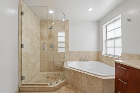 Adosado en venta en Fort Lauderdale, Florida, 4 dormitorios, 281.87 m2 № 2147214 - foto 19