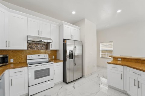 Adosado en venta en Fort Lauderdale, Florida, 4 dormitorios, 281.87 m2 № 2147214 - foto 6