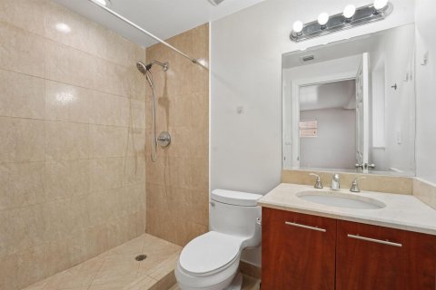 Adosado en venta en Fort Lauderdale, Florida, 4 dormitorios, 281.87 m2 № 2147214 - foto 23