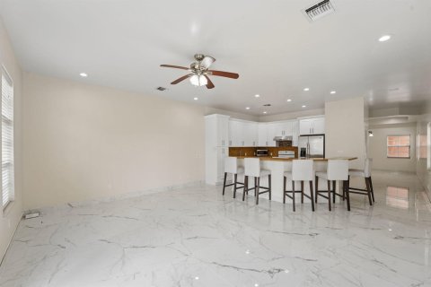 Adosado en venta en Fort Lauderdale, Florida, 4 dormitorios, 281.87 m2 № 2147214 - foto 12