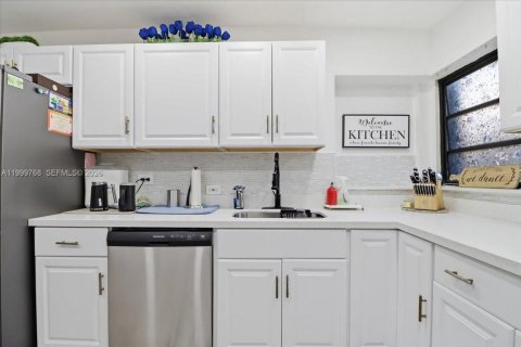 Villa ou maison à louer à Hollywood, Floride: 3 chambres, 131.92 m2 № 2091301 - photo 7