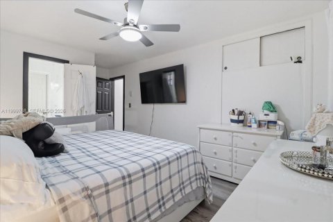 Villa ou maison à louer à Hollywood, Floride: 3 chambres, 131.92 m2 № 2091301 - photo 21
