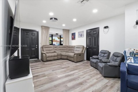 Villa ou maison à louer à Hollywood, Floride: 3 chambres, 131.92 m2 № 2091301 - photo 14