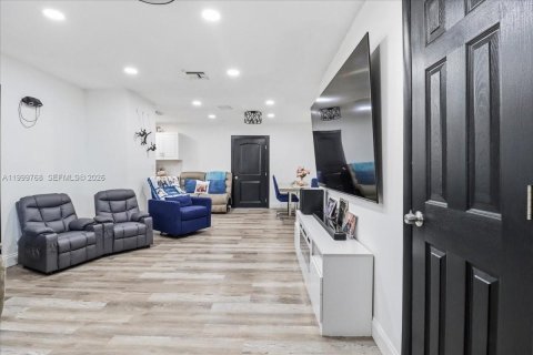 Villa ou maison à louer à Hollywood, Floride: 3 chambres, 131.92 m2 № 2091301 - photo 16