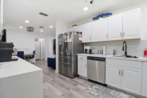Villa ou maison à Hollywood, Floride 3 chambres, 131.92 m2 № 2091301