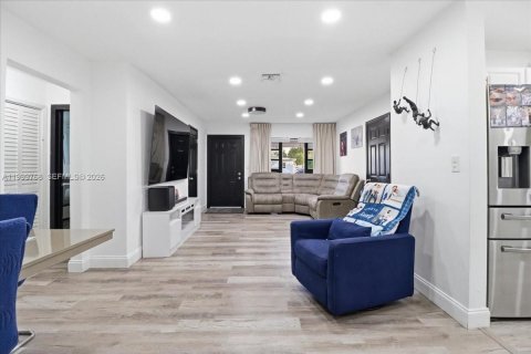 Villa ou maison à louer à Hollywood, Floride: 3 chambres, 131.92 m2 № 2091301 - photo 13