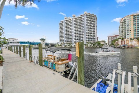 Hôtel, hôtellerie à vendre à Fort Lauderdale, Floride: 1 chambre, 50.91 m2 № 1237963 - photo 6