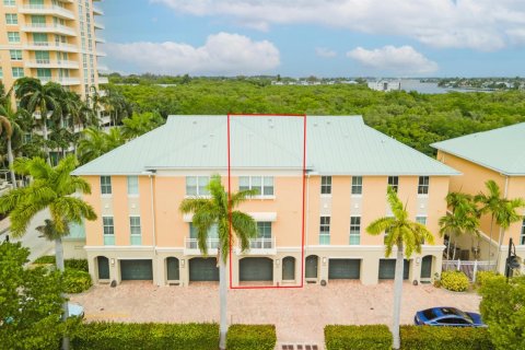 Touwnhouse à vendre à Boynton Beach, Floride: 2 chambres, 127.93 m2 № 2251516 - photo 3