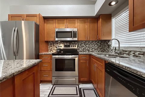 Condo in Tampa, Florida, 2 bedrooms  № 1880712 - photo 4