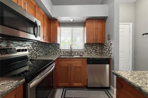 Condo in Tampa, Florida, 2 bedrooms  № 1880712 - photo 5