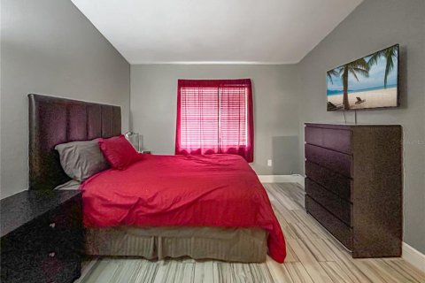 Condo in Tampa, Florida, 2 bedrooms  № 1880712 - photo 17