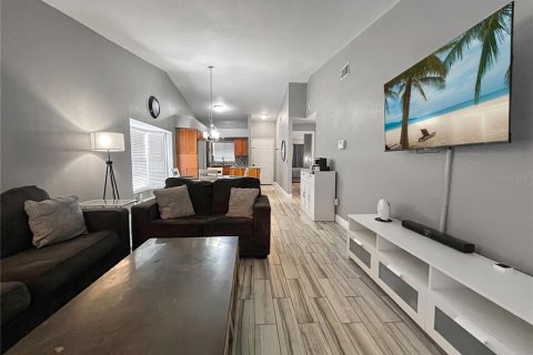 Condo in Tampa, Florida, 2 bedrooms  № 1880712 - photo 13